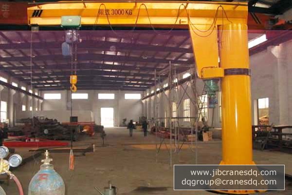 Slewing jib crane